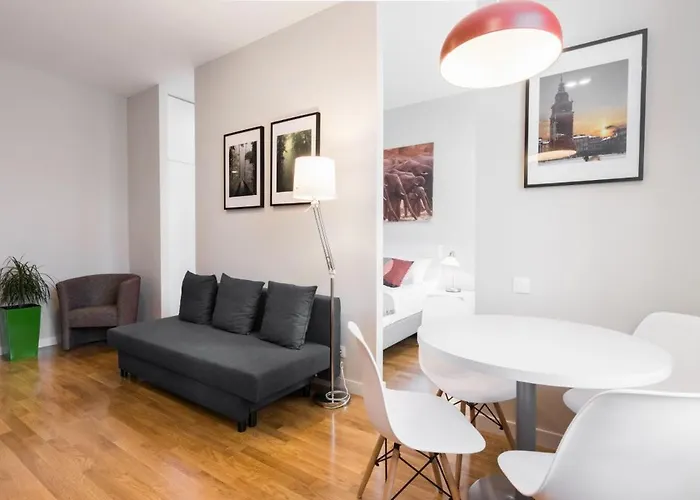 Luxury Apartments Nearto Main Square