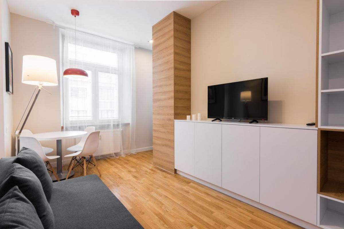 Luxury Nearto Main Square Appartamento *